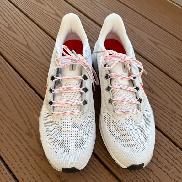 Nike Air Zoom Pegasus 41 Men's Size 12 White/Picante Red-Wolf Grey FD2722 108 - Picture 3 of 14